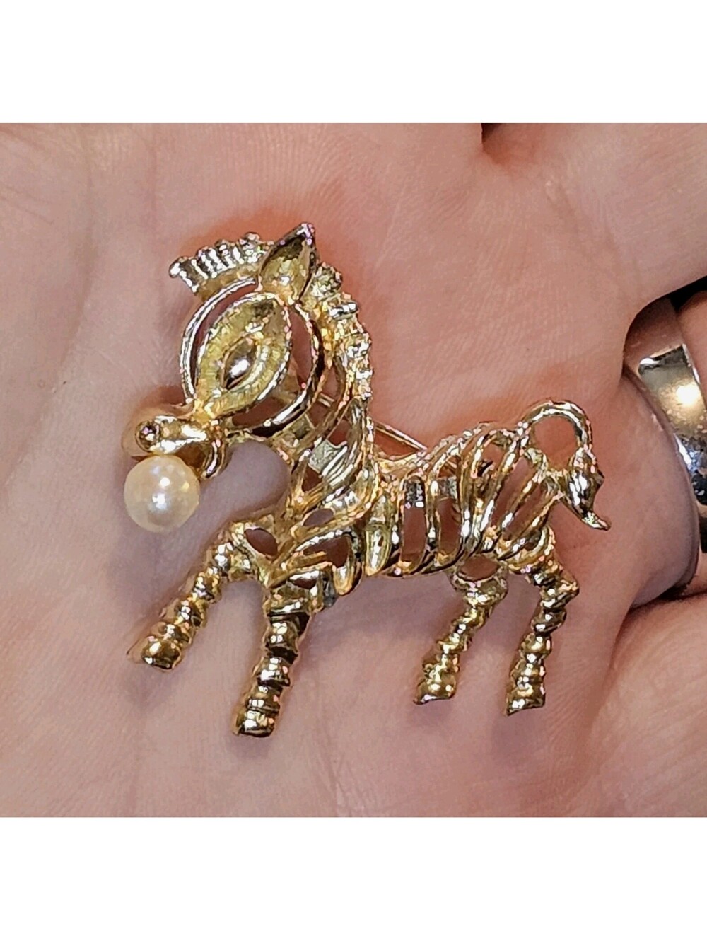 Vintage Genuine Pearl Zebra Brooch Child's Pin Gold Tone Good Condition